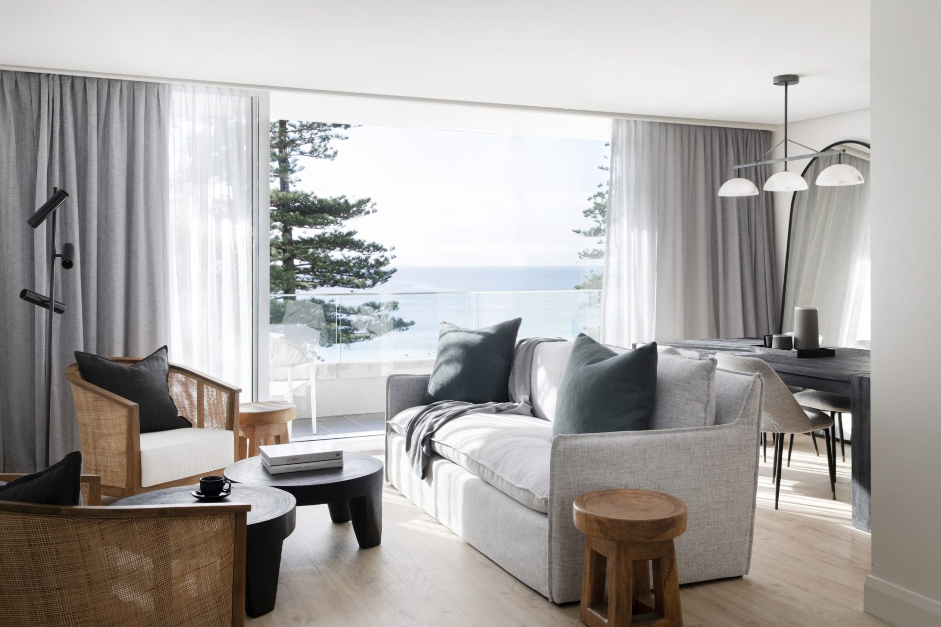 Coastal Suites at Manly Pacific 